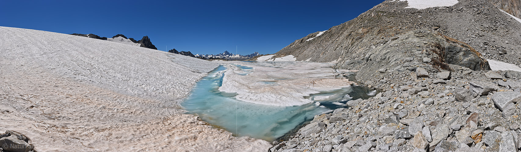 P018347: Panoramic photo of the glacial lake on the Chüebonden Glacier/Gerenpass