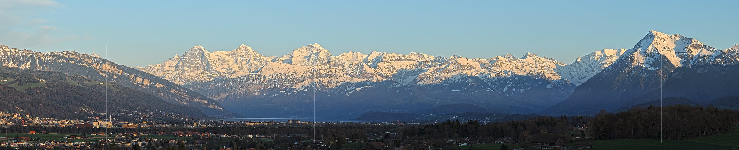 P019413d: Panoramafoto Berner Alpen vom Aaretal