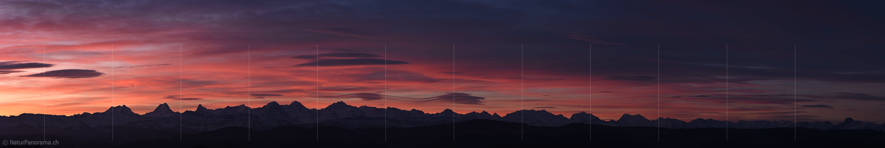 P020750: Panoramafoto Glühender Himmel über den Berner Alpen