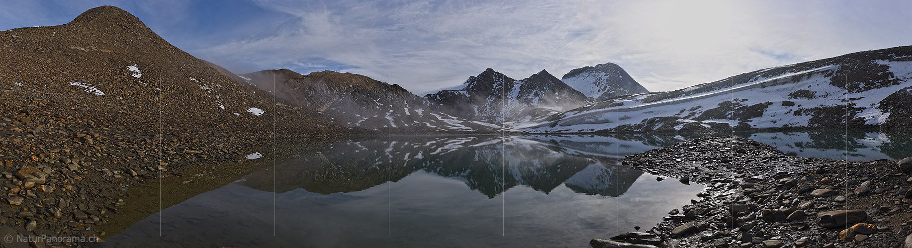 P020943: Panoramafoto Spiegelung in Bergsee
