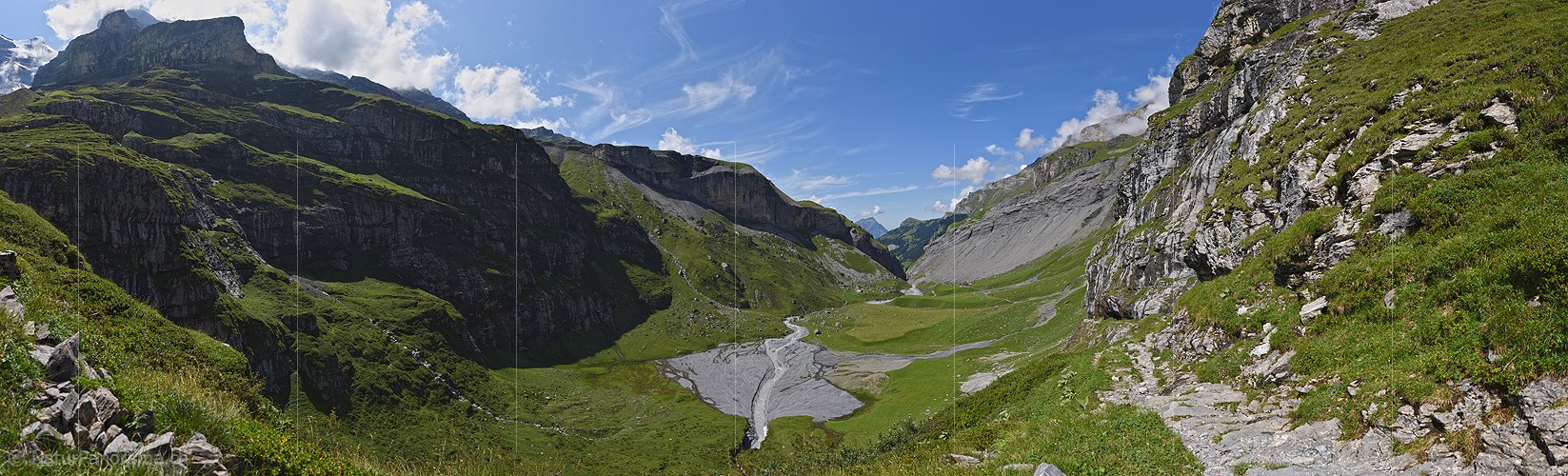 P023504: Panoramafoto Gamchi