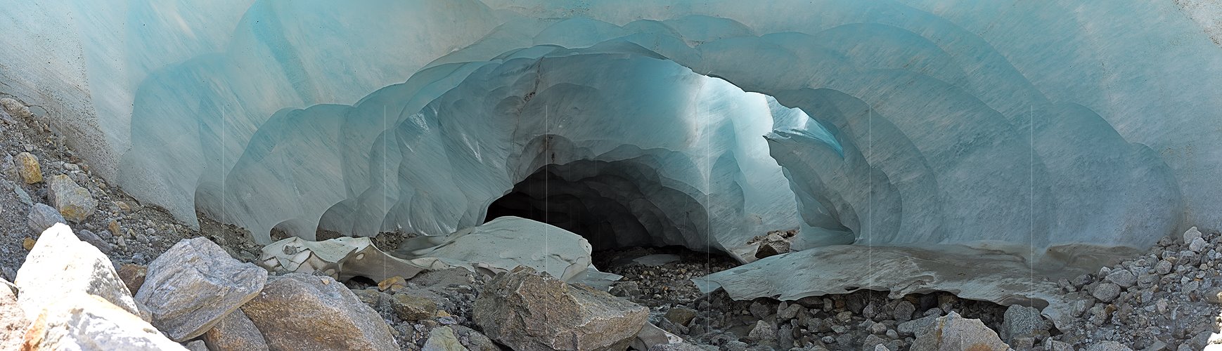P025844c: Subglacial meltwater channel
