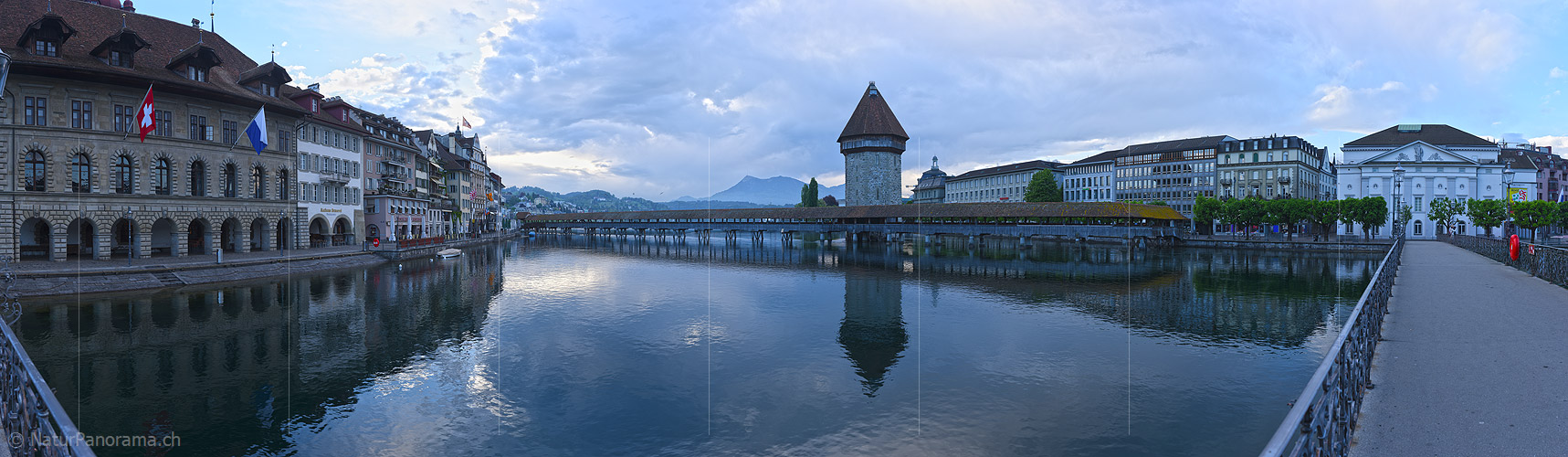 P021220: Panoramafoto Altstadt, Kapellbrücke und Wasserturm Luzern
