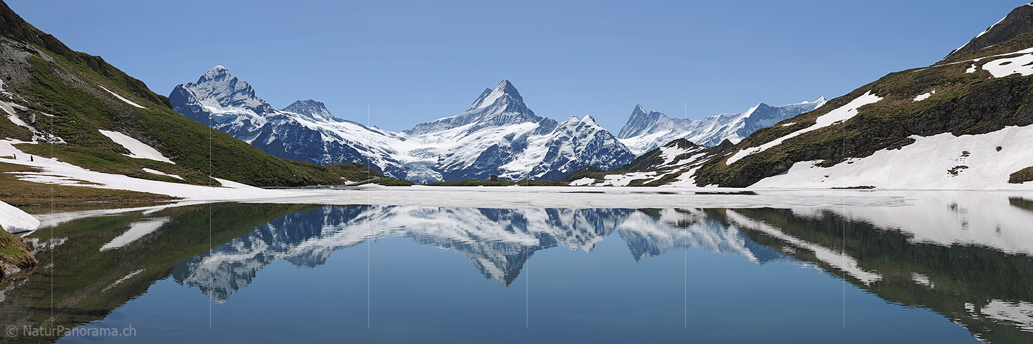 P013031a: Panoramafoto Spiegelung der Berner Alpen im Bachalpsee (Grindelwald)