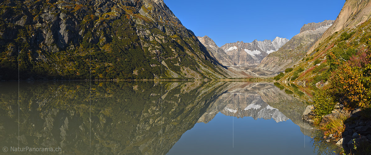 P022342a: Panoramafoto Spiegelung des Lauteraarhorns im Grimselsee
