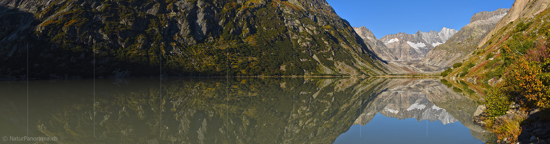 P022342b: Panoramafoto Spiegelung von Lauteraarhorn und Unteraargletscher im Grimselsee