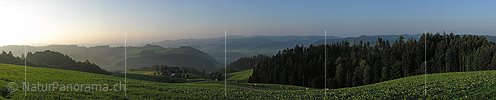 Panoramafoto Morgenstimmung über dem Emmental