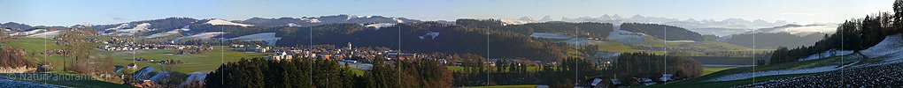 Panoramabild Emmental: Sumiswald, Schloss Trachselwald und Berner Alpen