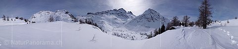 Panoramafoto Berglandschaft im Winter