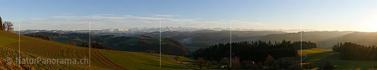 Panoramabild Abendstimmung über dem Emmental