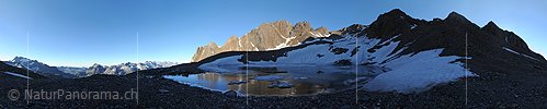 Panoramabild Morgenstimmung an Bergsee