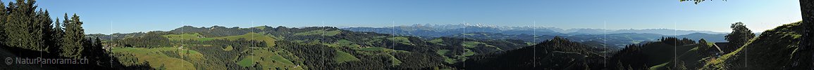 Panoramafoto Berner Alpen und Emmentaler Hügellandschaft