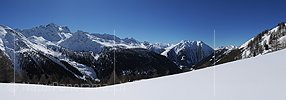 Panoramabild Verschneite Berglandschaft
