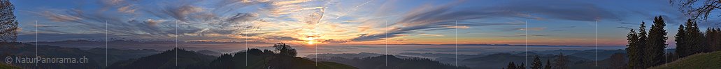 Panoramafoto Abendstimmung über dem Emmental
