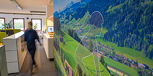 NaturPanorama.ch: Panoramawand in Reisebüro